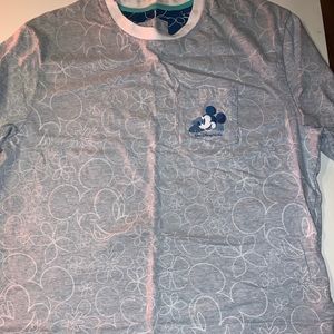 MUST GO!!! Mickey Mouse t-shirt